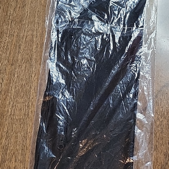 Running Belt with Pockets - Picture 4 of 5